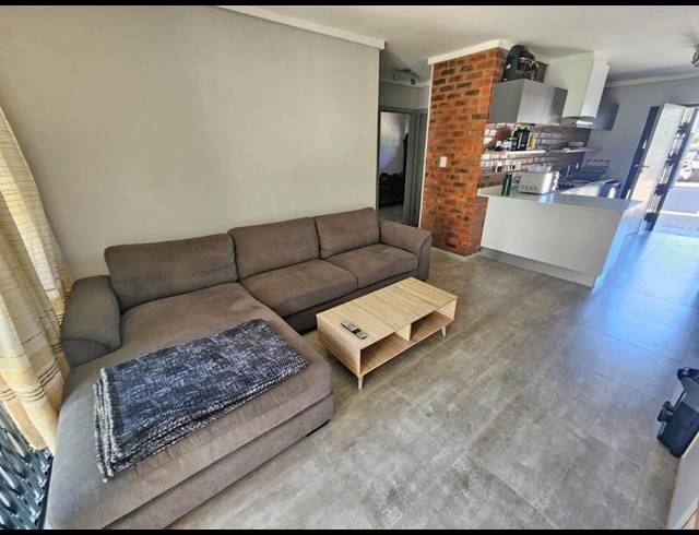 2 BEDROOM APARTMENT FOR SALE IN MENLO PARK